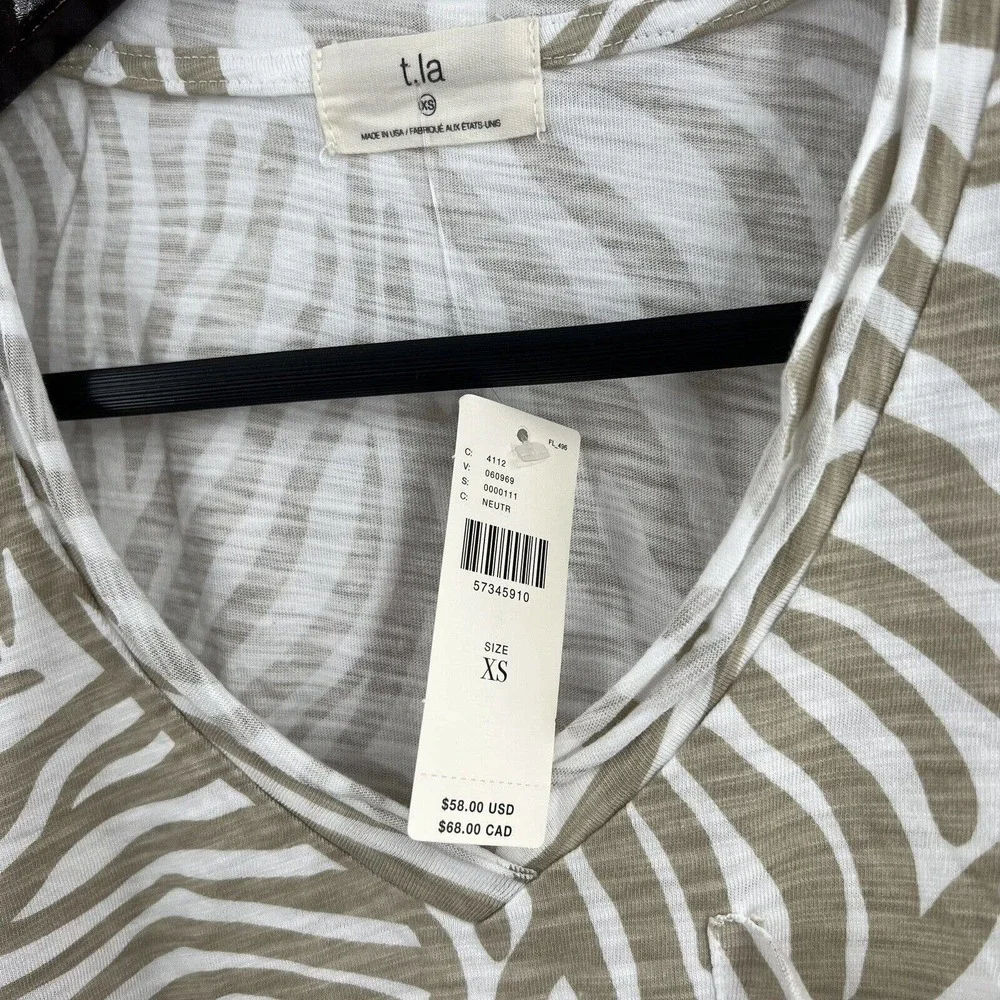 Anthropologie Zebra Print V Neck Pocket Tee New XS‎